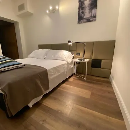 Estense 12 In Centro Citta Apartment *