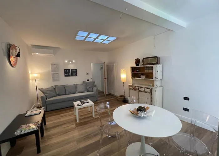 Estense 12 In Centro Citta Διαμέρισμα